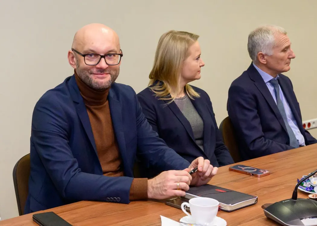 Posiedzenie Rady Naukowej Szkoły Doktorskiej UWM: członkowie Rady Naukowej Szkoły Doktorskiej biorą udział w spotkaniu 