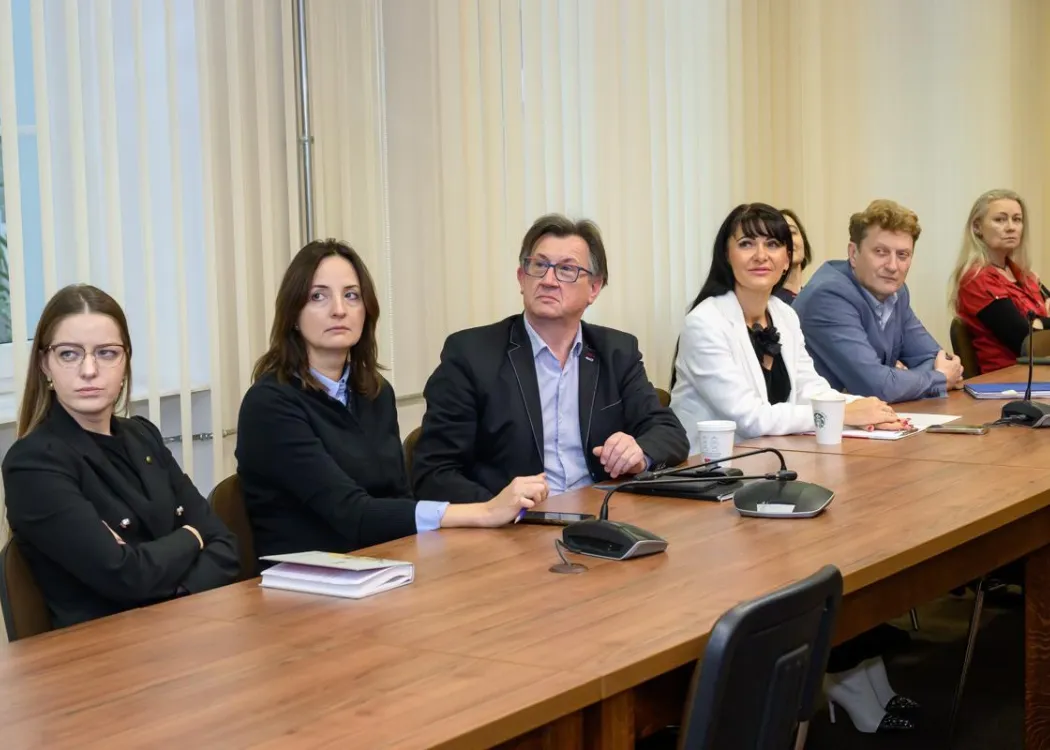 Posiedzenie Rady Naukowej Szkoły Doktorskiej UWM: członkowie Rady Naukowej Szkoły Doktorskiej biorą udział w spotkaniu 