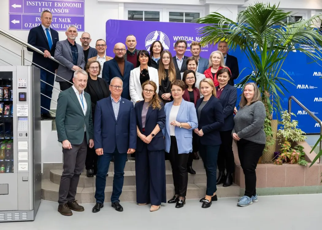 zdjęcie grupowe Rady Naukowej Szkoły Doktorskiej UWM