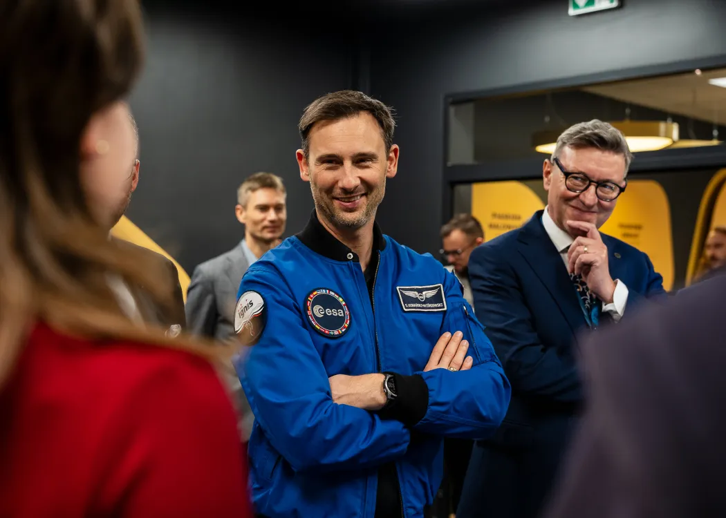 Spotkanie ze Sławoszem Uznańskim-Wiśniewskim na UWM: Sławosz Uznański-Wiśniewski i rektor UWM rozmawiają ze studentami 