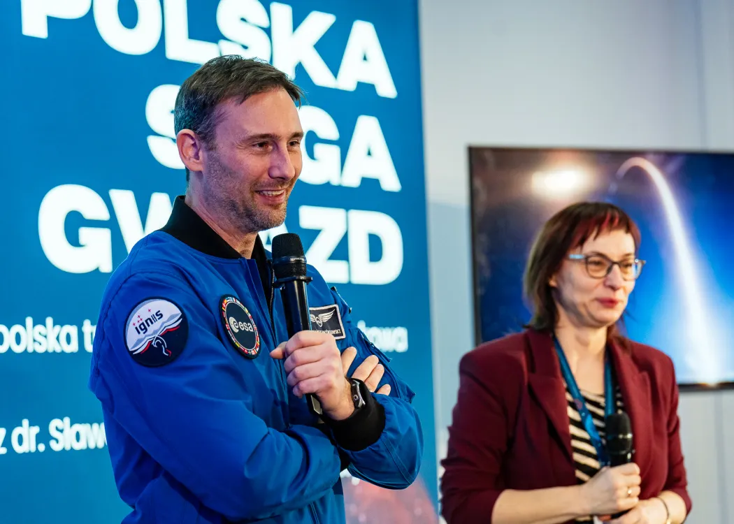 Spotkanie ze Sławoszem Uznańskim-Wiśniewskim na UWM: dr Sławosz Uznański-Wiśniewski odpowiada na pytania dzieci 