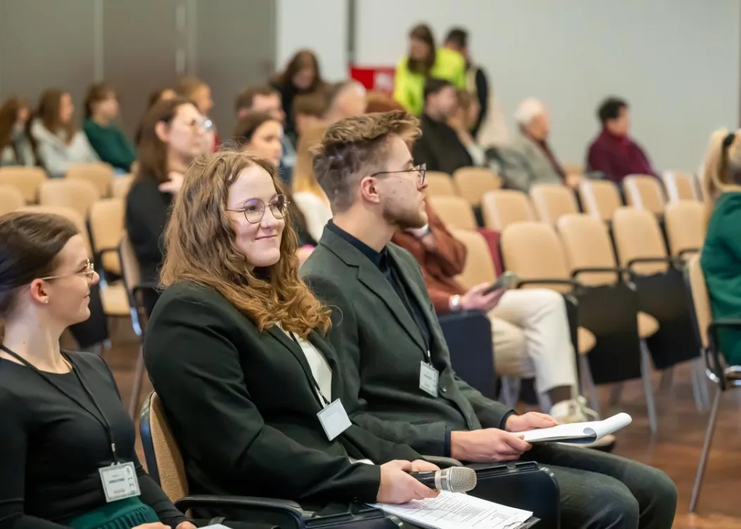 Konferencja rynek pracy dla leśnika 2025: publiczność siedzi na sali podczas konferencji 