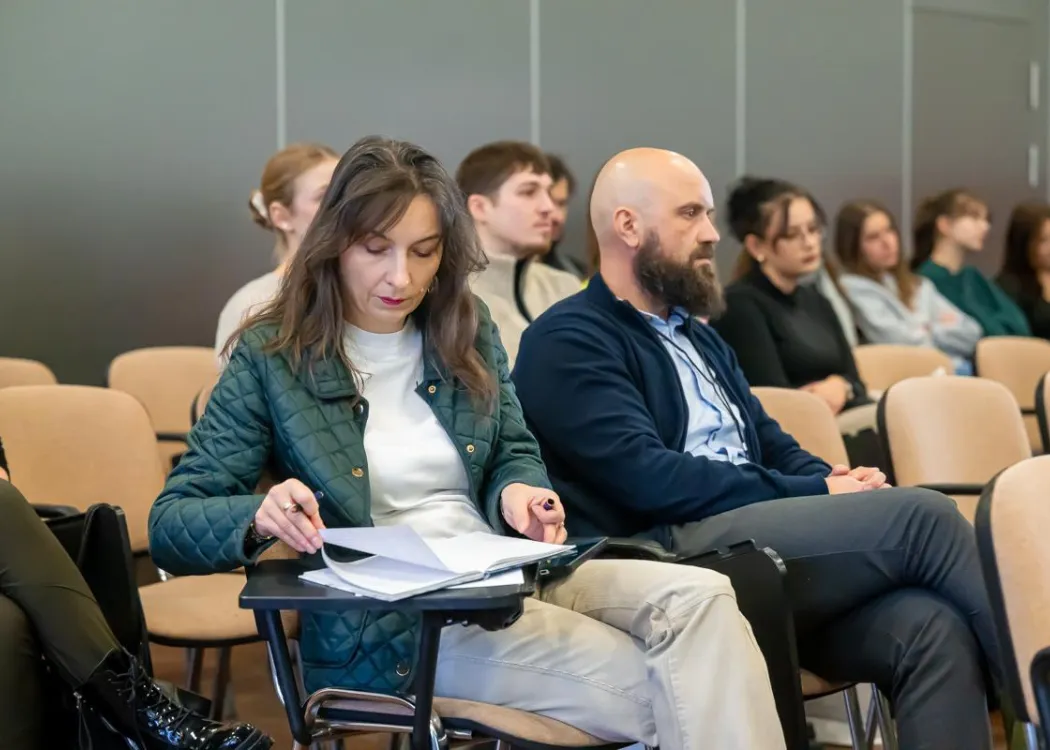 Konferencja rynek pracy dla leśnika 2025: publiczność siedzi na sali podczas konferencji 