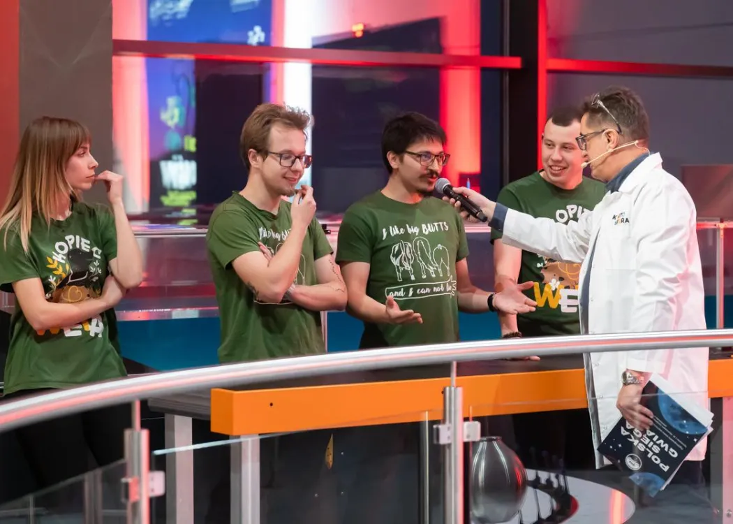 Noc Biologów 2026: uczestnicy podczas gry w teleturniej