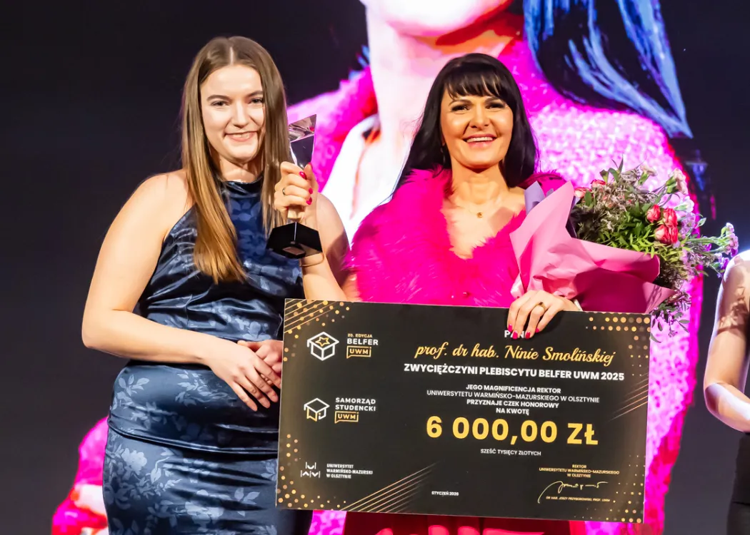 Prof. Nina Smolińska z czekiem dla Belfra UWM 2025