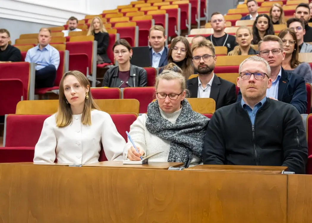 zdjęcie przedstawia doktorantów Szkoły Doktorskiej UWM, którzy biorą udział w jednym ze spotkań