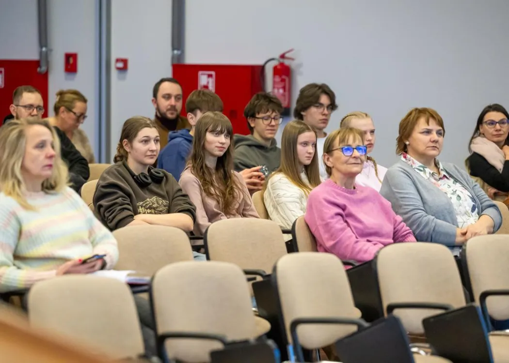 uczestnicy spotkania z cyklu "Naiowe środy na UWk