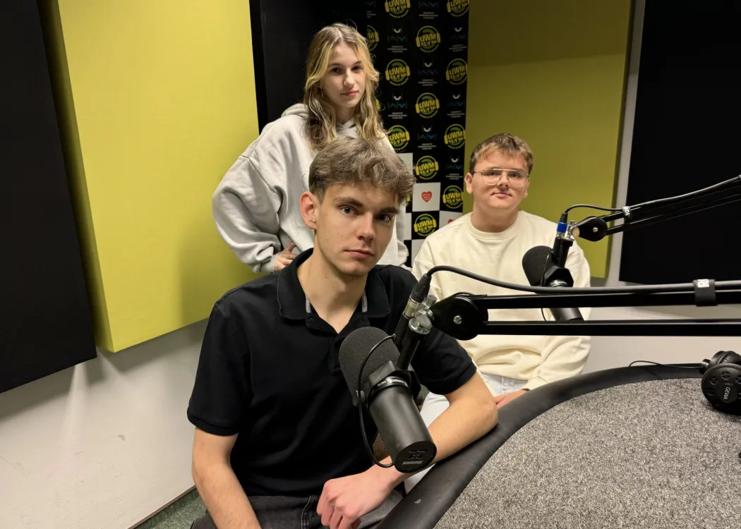 Troje przedstawicieli Boczników w studiu Radia UWM FM