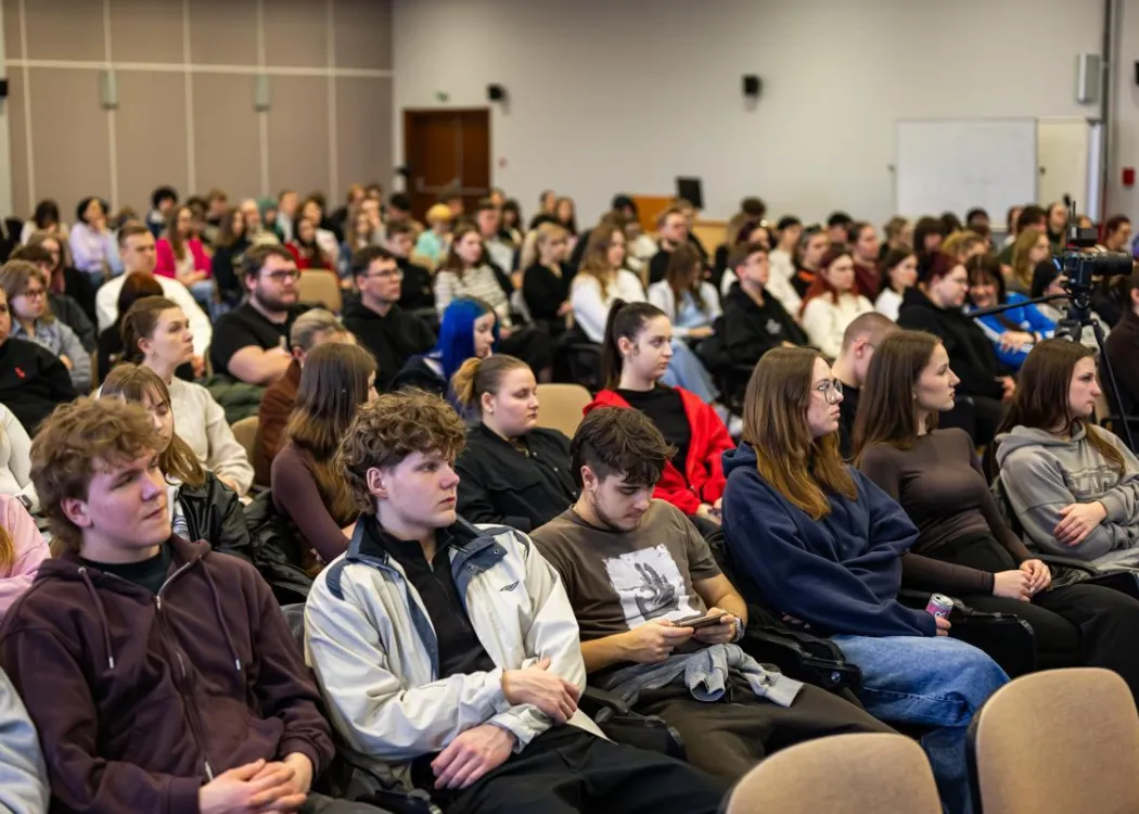 Publiczność podczas spotkania z cyklu Naukowe środy na UWM