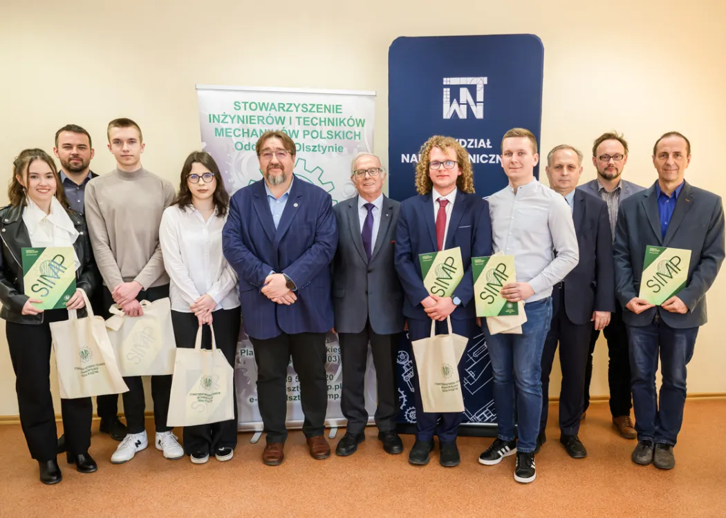 nagrodzeni studenci, dyplomanci, promotorzy, władze WNT i SIMP