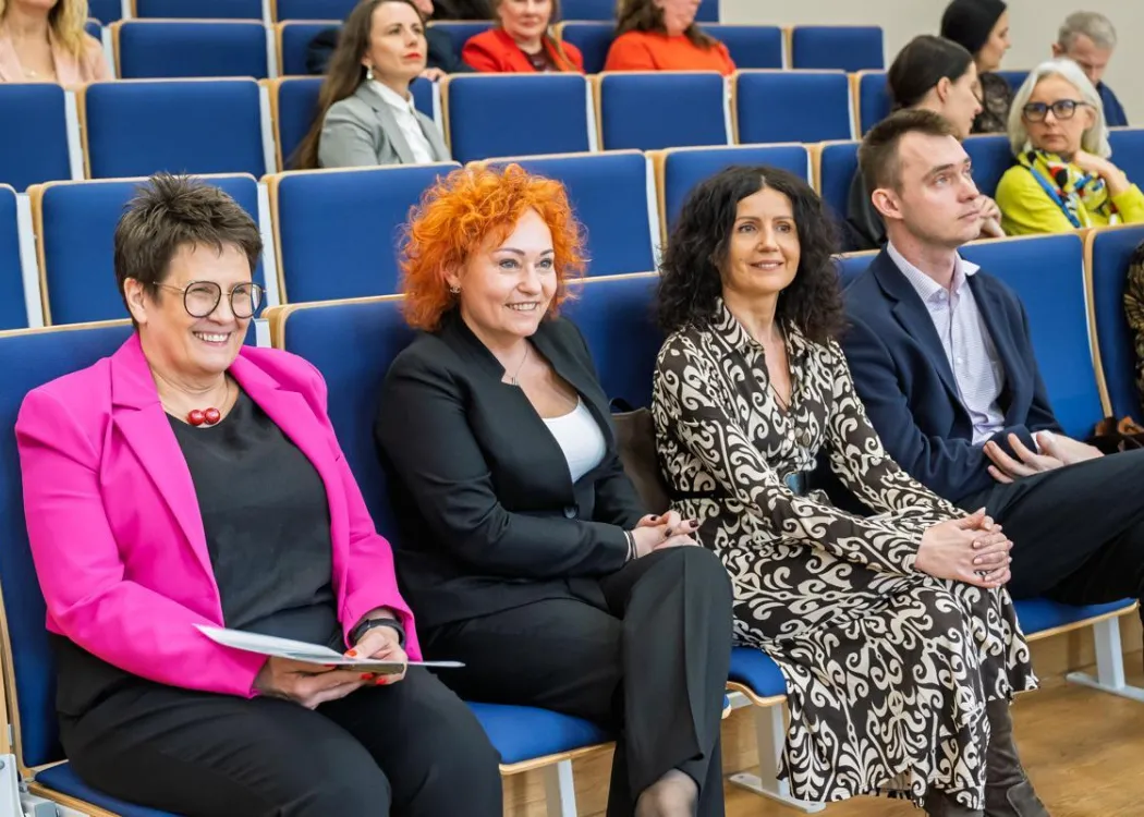 Uczestnicy seminarium Wykorzenieni 