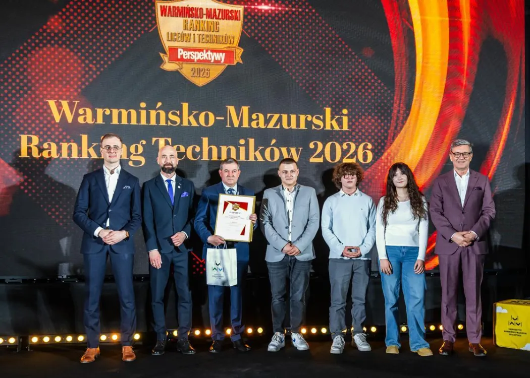 Wojewódzka Gala Warmińsko-Mazurskiego Rankingu Liceów i Techników Perspektywy 2026: zdjęcie grupowe
