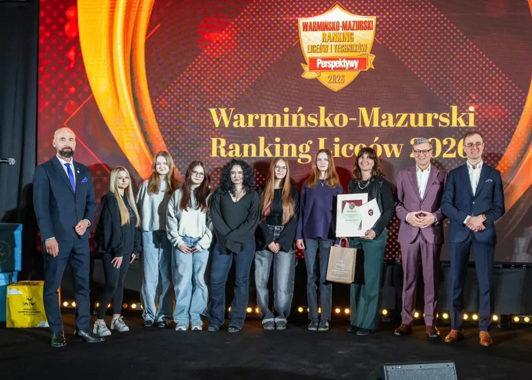 Wojewódzka Gala Warmińsko-Mazurskiego Rankingu Liceów i Techników Perspektywy 2026: zdjęcie grupowe