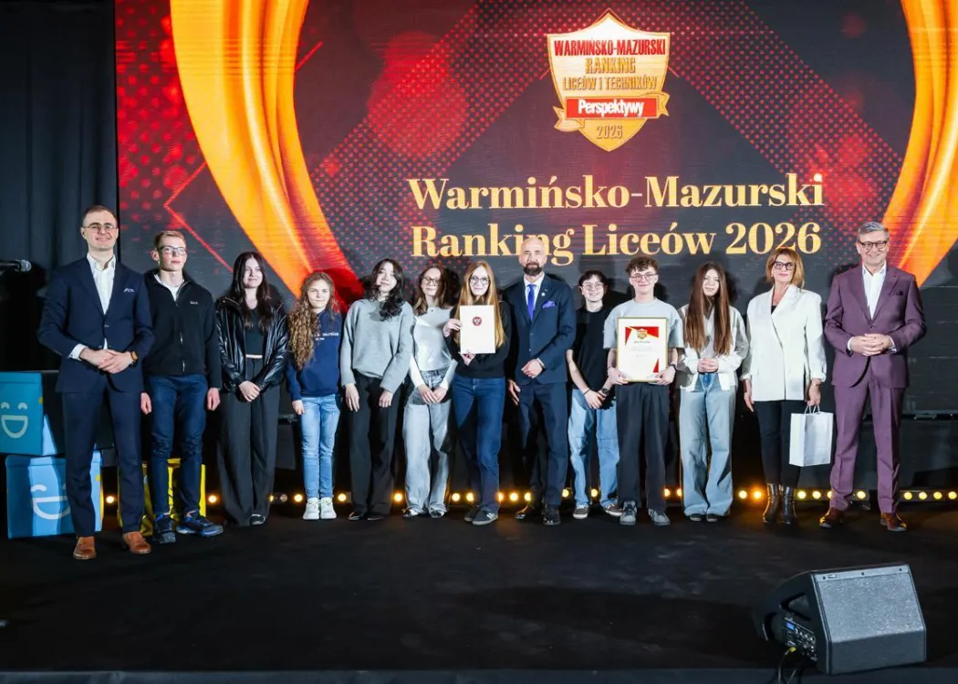 Wojewódzka Gala Warmińsko-Mazurskiego Rankingu Liceów i Techników Perspektywy 2026: zdjęcie grupowe