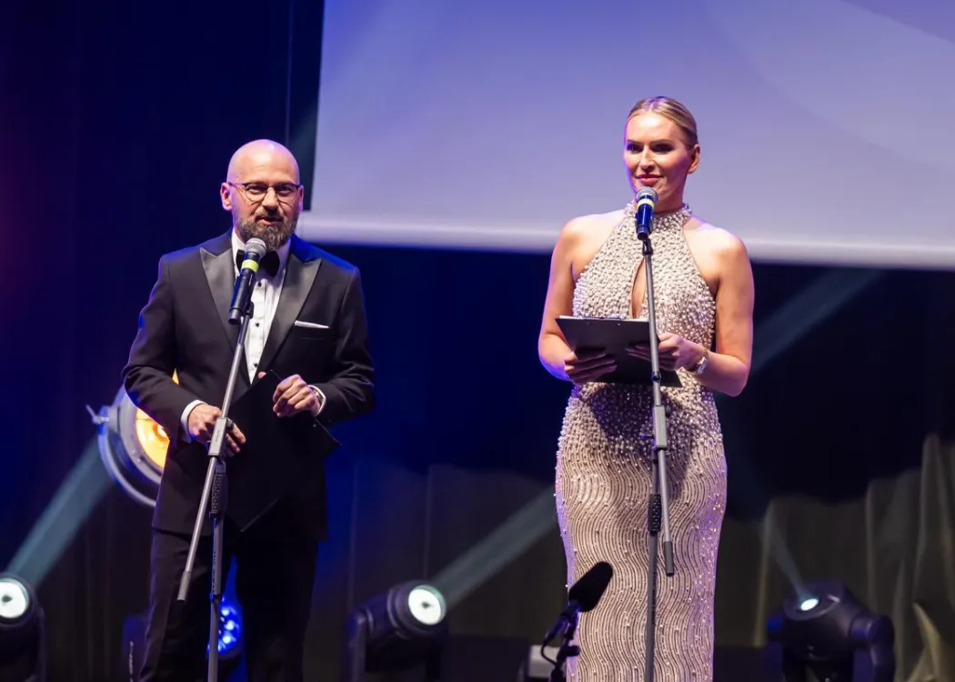 Gala Skrzydła Warmii i Mazur: prowadzący przemawiają