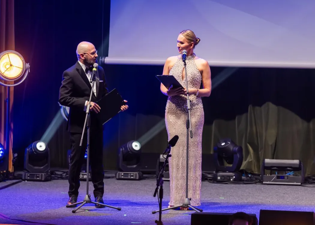 Gala Skrzydła Warmii i Mazur: prowadzący przemawiają