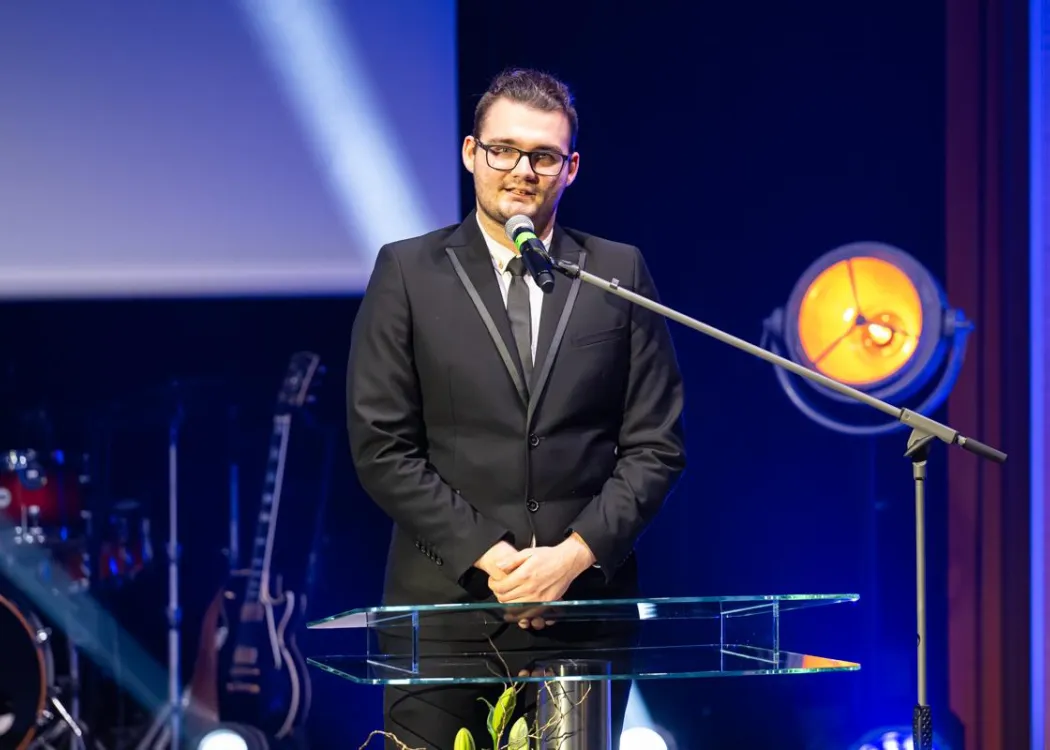 Gala Skrzydła Warmii i Mazur: przemawia student 