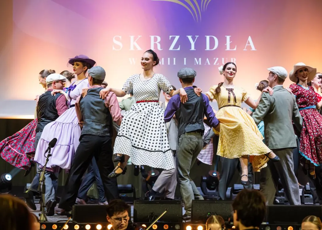 Gala Skrzydła Warmii i Mazur: zespół Kortowo na scenie