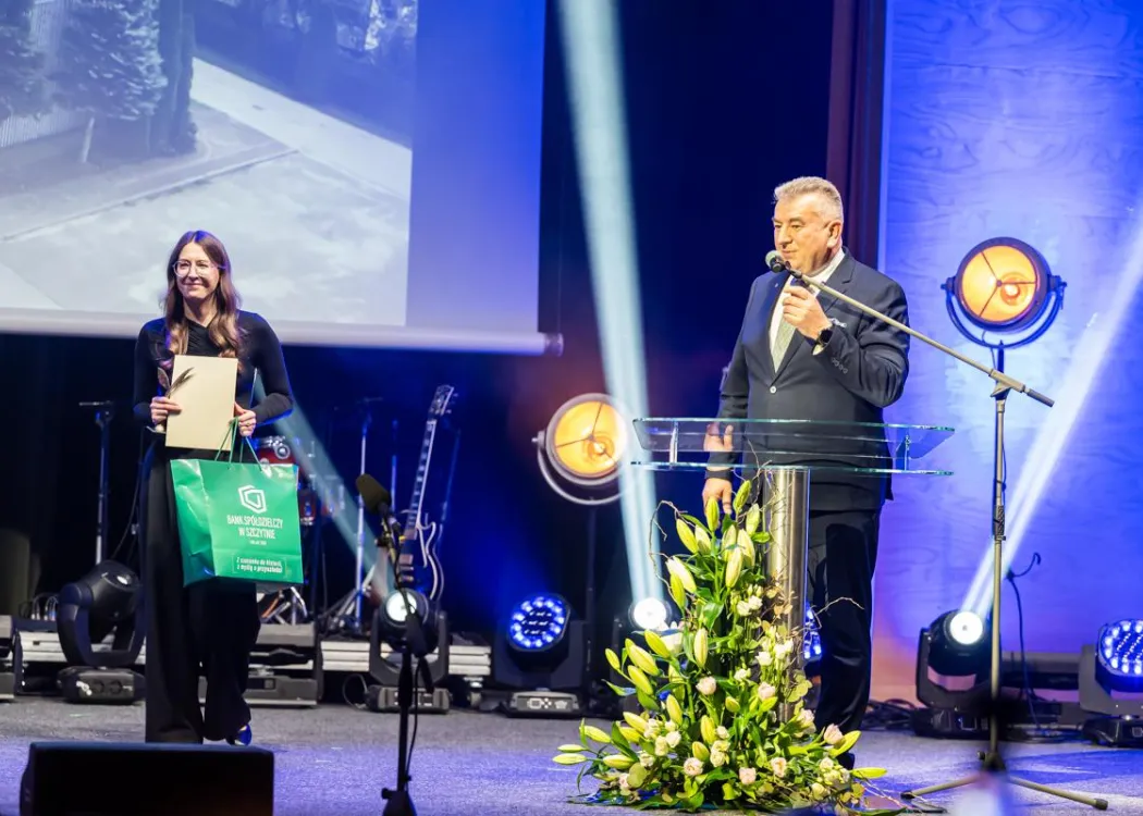 Gala Skrzydła Warmii i Mazur: prezes Banku Spółdzielczego przemawia