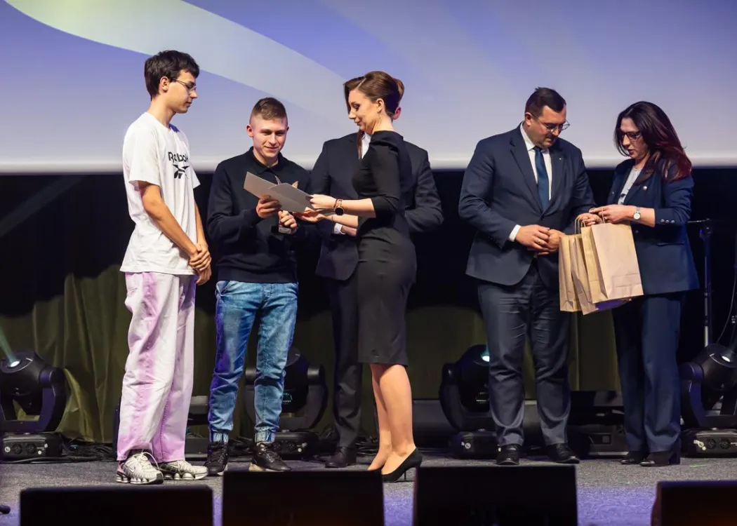 Gala Skrzydła Warmii i Mazur: nagrodzeni studenci na scenie