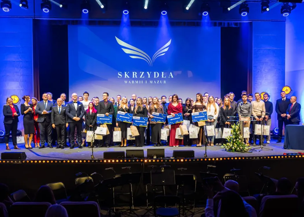 Gala Skrzydła Warmii i Mazur: wszyscy laureaci na scenie 