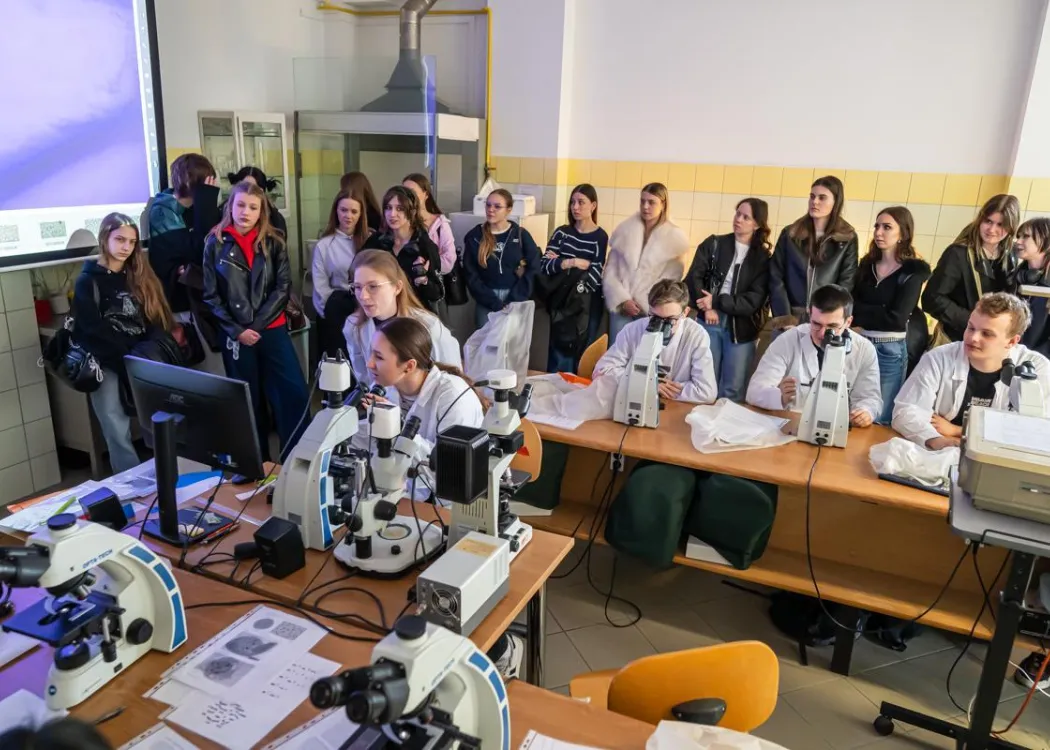 Dzień Otwarty UWM 2026: warsztaty na Wydziale Biologii i Biotechnologii 