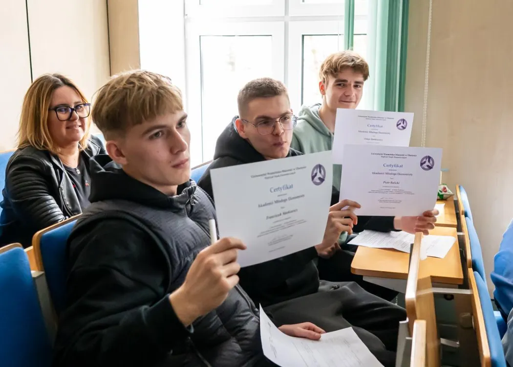 Dzień Otwarty UWM 2026: uczniowie podczas zajęć na Wydziale Nauk Ekonomicznych 