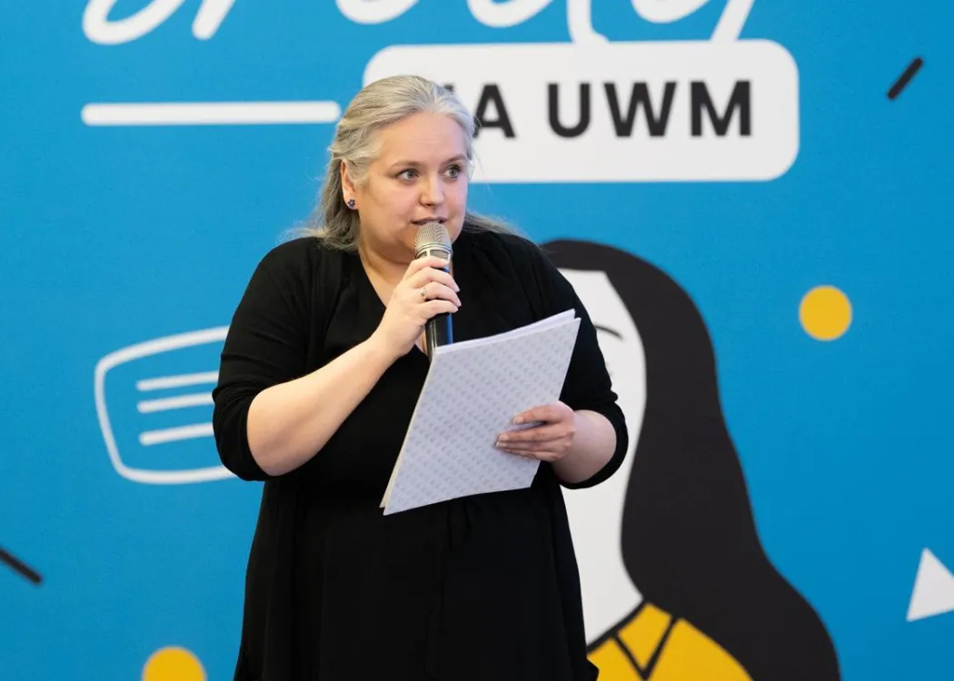 Naukowe Środy na UWM: prowadząca spotkanie 