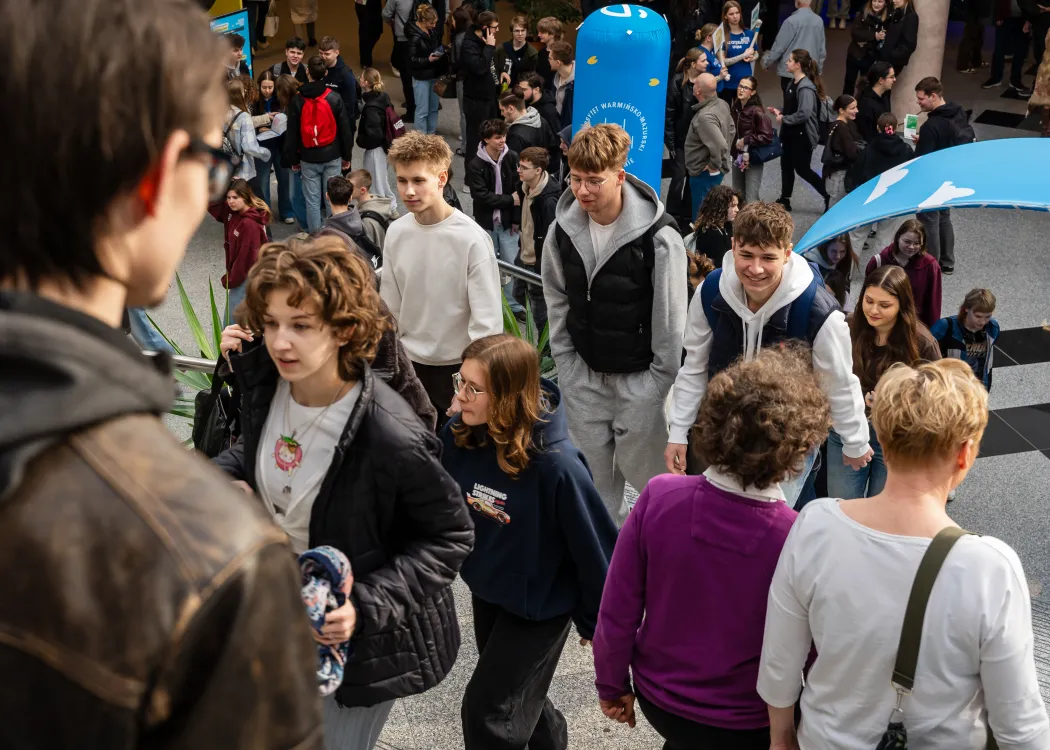 Dzień Otwarty UWM 2026: uczestnicy wydarzenia w Bibliotece Uniwersyteckiej UWM