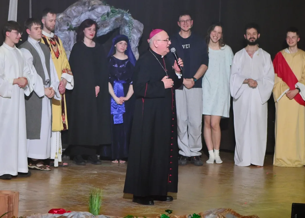 Misterium na Wydziale Teologii UWM: arcybiskup z młodzieżą