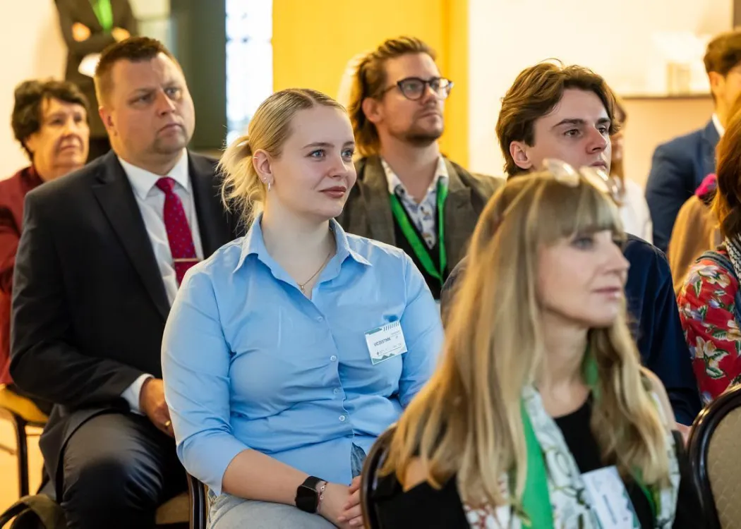 uczestnicy konferencji naukowej poświęconej hortiterapii w 2025 roku 