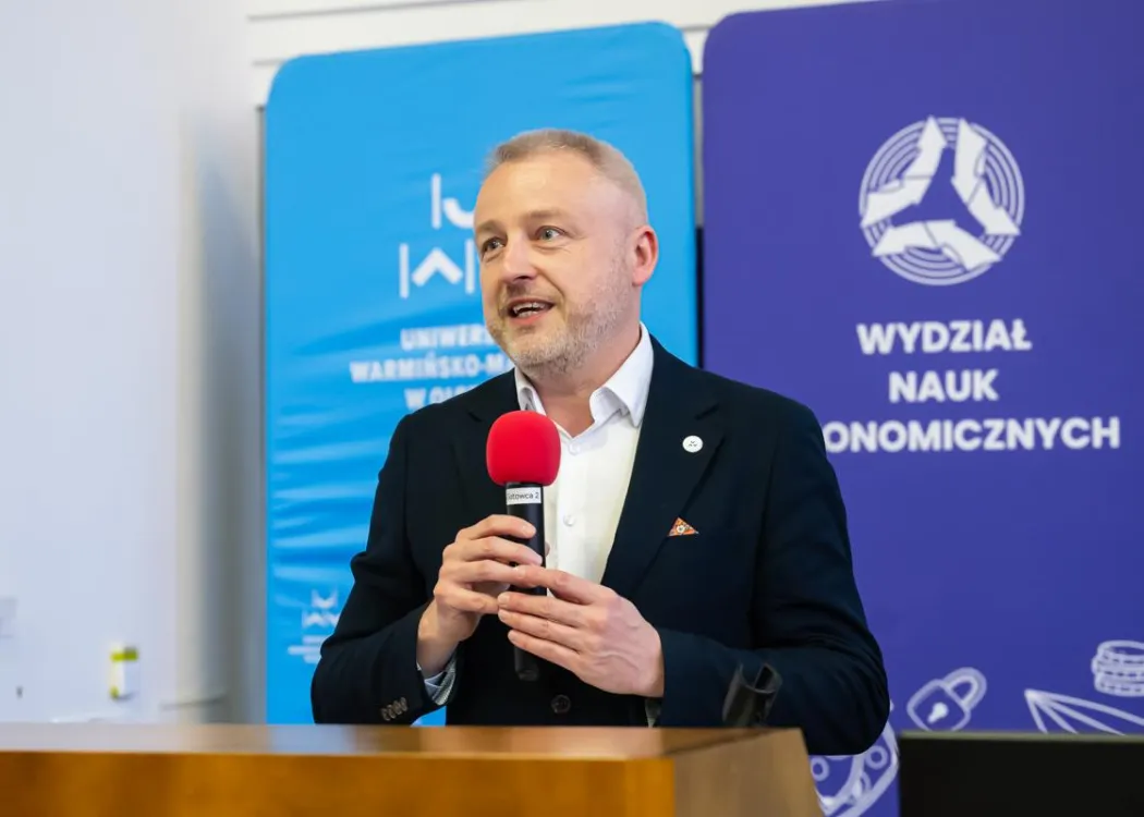 Prorektor Sawicki przemawia