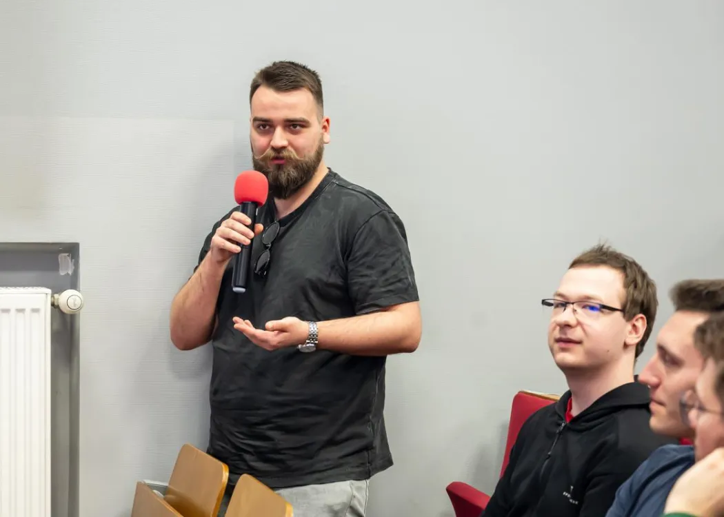 Student zadaje pytanie 