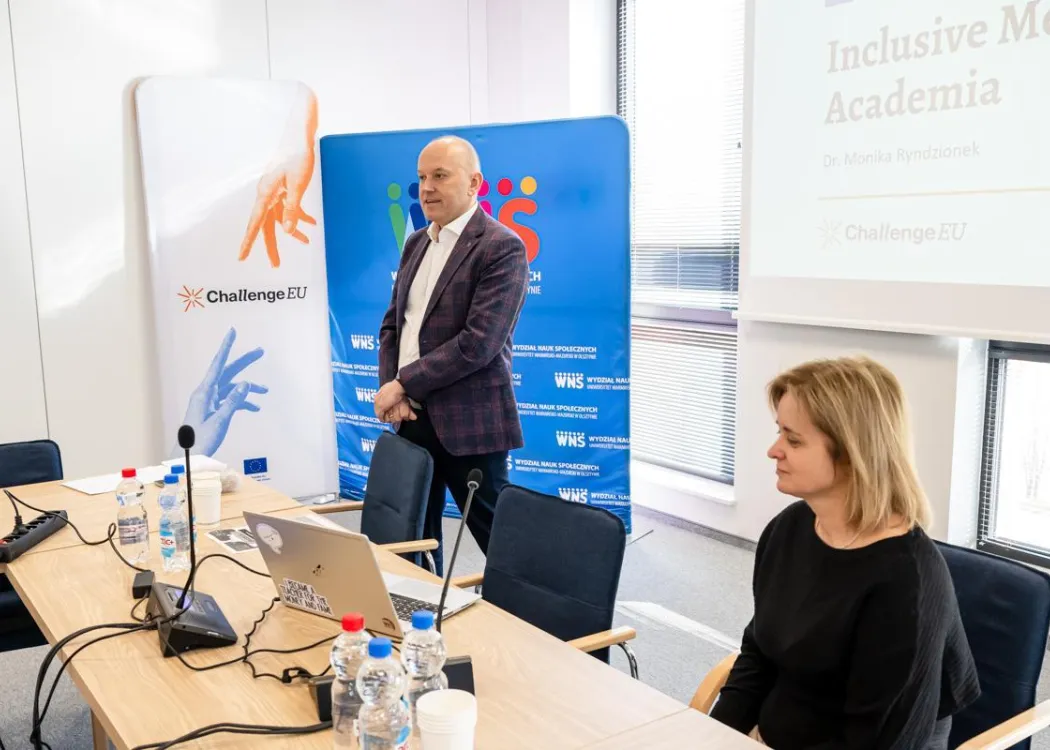 Erasmus+ BIP na Wydziale Nauk Społecznych: prof. Paweł Wielgosz i prof. Katarzyna Ćwirynkało podczas otwarcia