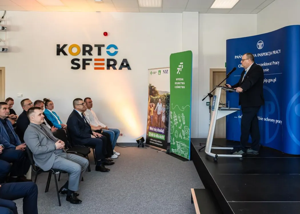 Prelegent przemawia do uczestników