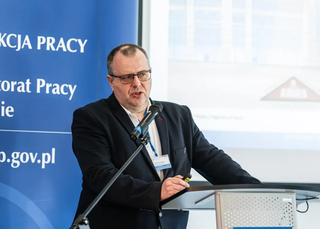 Prelegent przemawia do uczestników