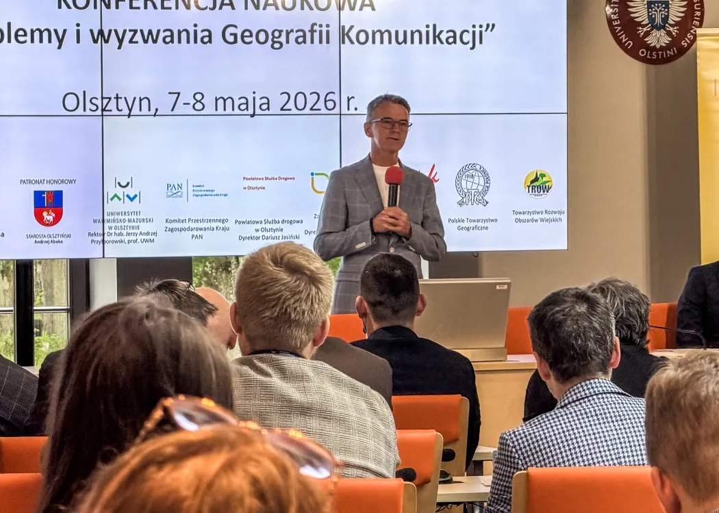 Konferencja geografia komunikacji: przemawia gość