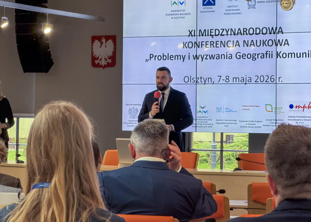 Konferencja geografia komunikacji: przemawia gość