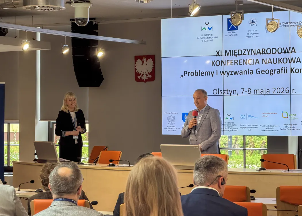 Konferencja geografia komunikacji: przemawia prodziekan