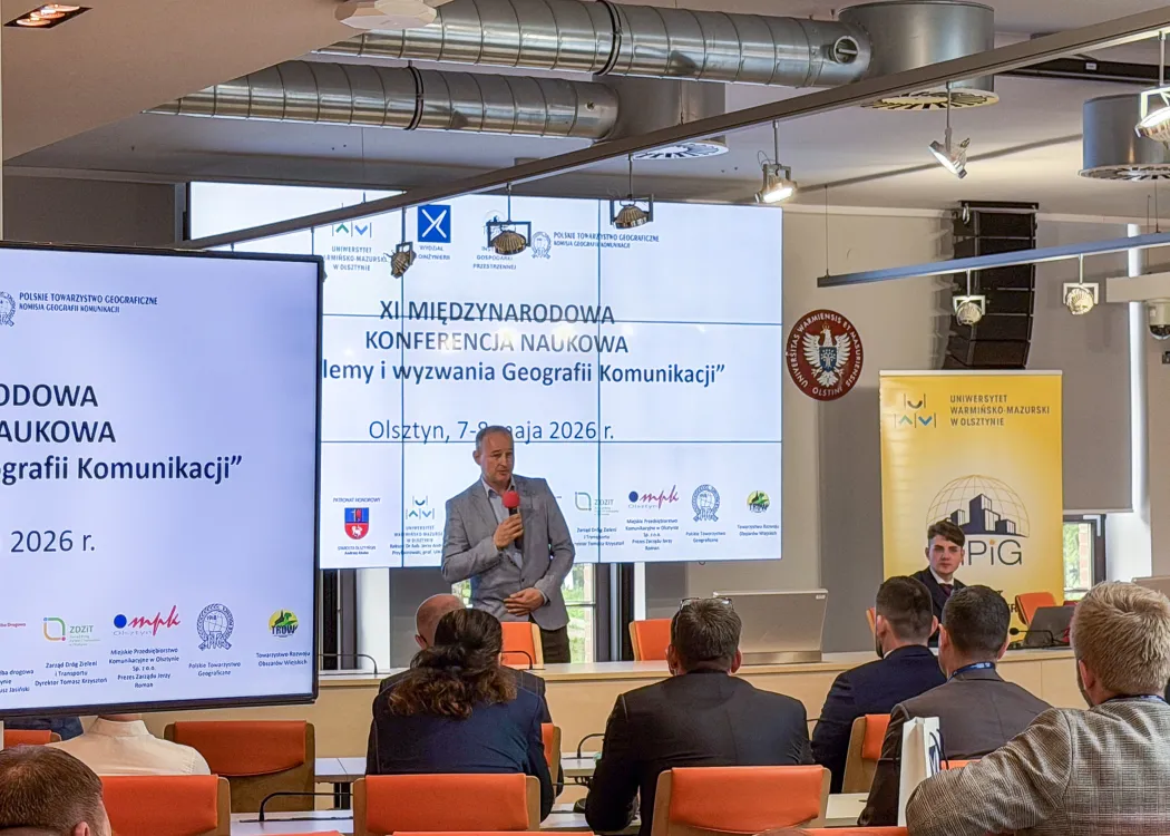 Konferencja geografia komunikacji: przemawia prodziekan