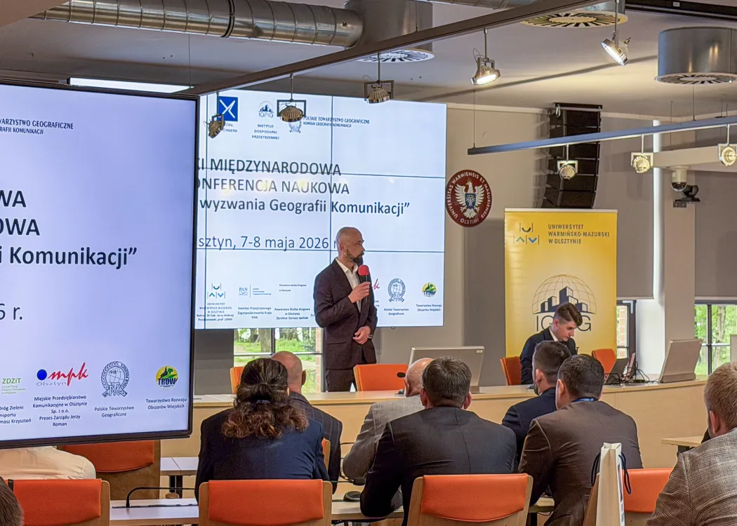 Konferencja geografia komunikacji: przemawia prorektor