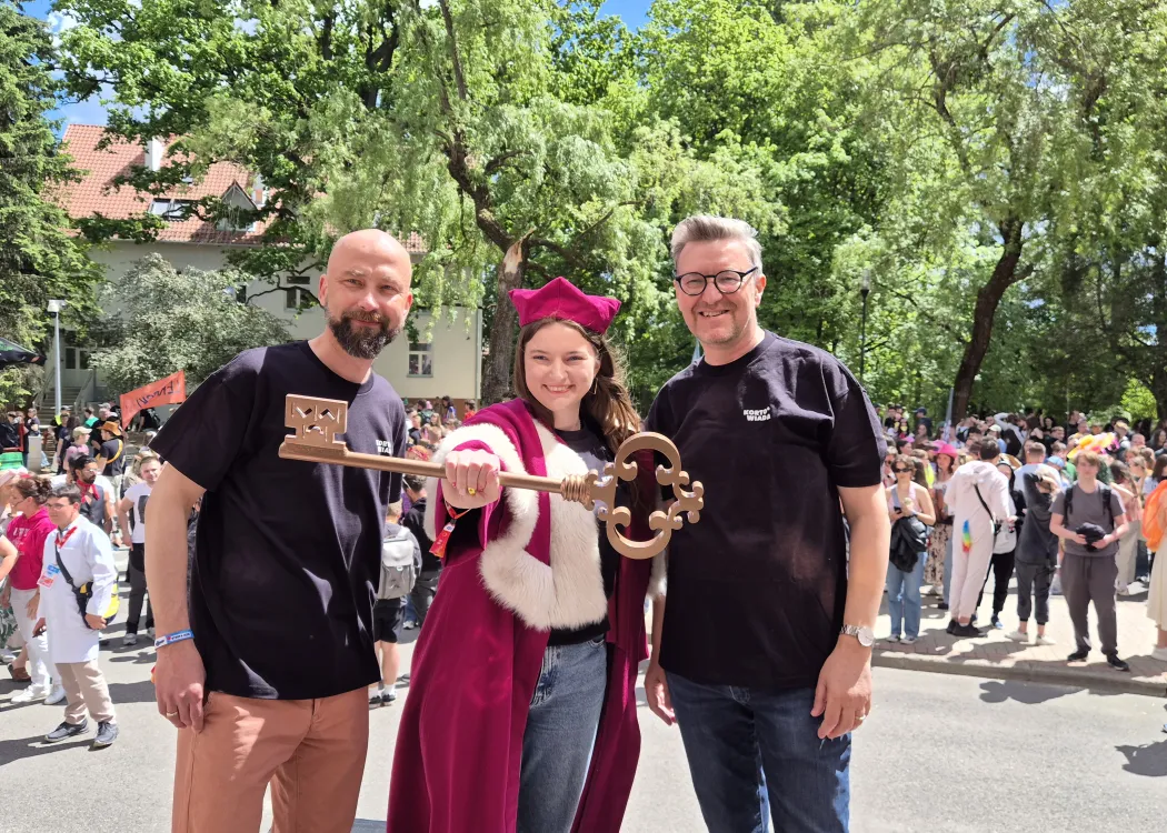Prof. Sławomir Przybyliński, Iwona Pająk i prof. Jerzy Przyborowski podczas przekazania władzy