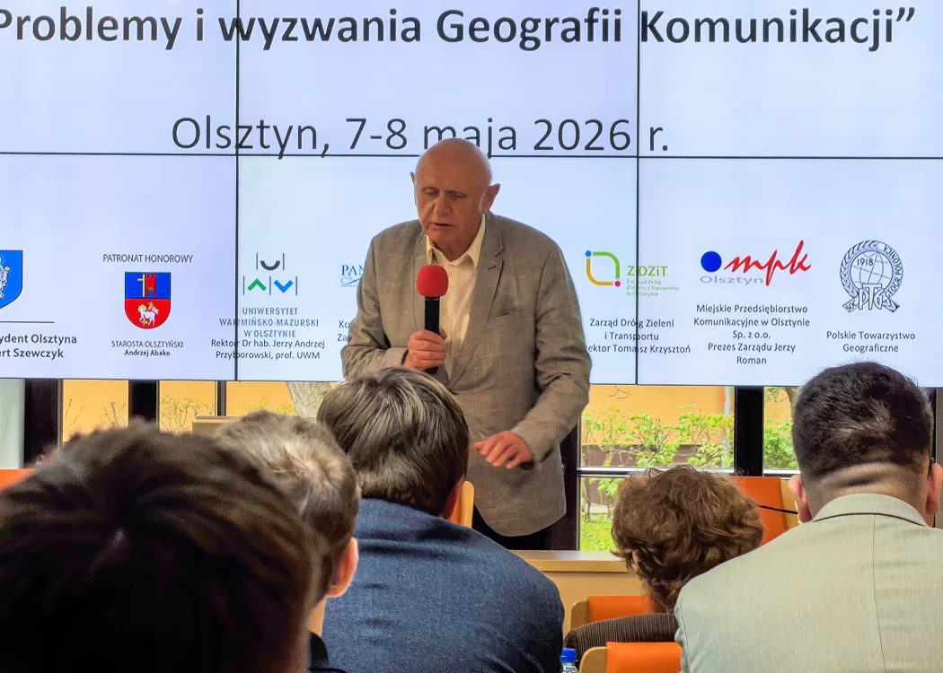 Konferencja geografia komunikacji: przemawia gość