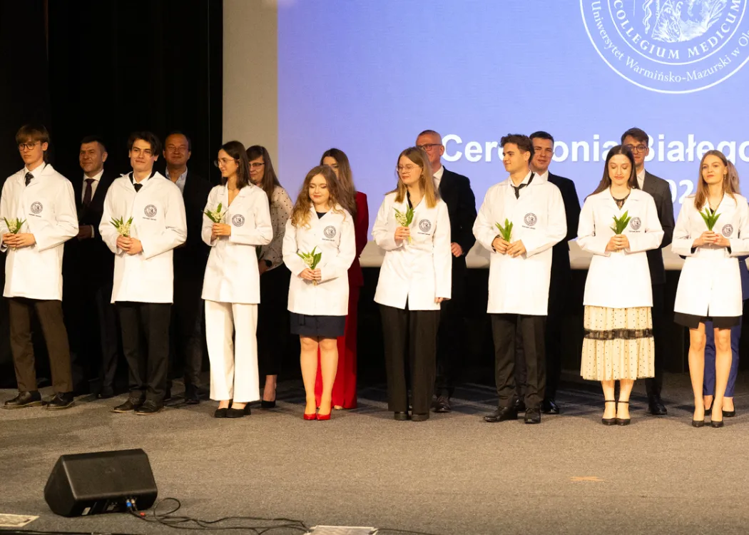 Biały Fartuch 2026 na UWM: studenci i mentorzy na scenie