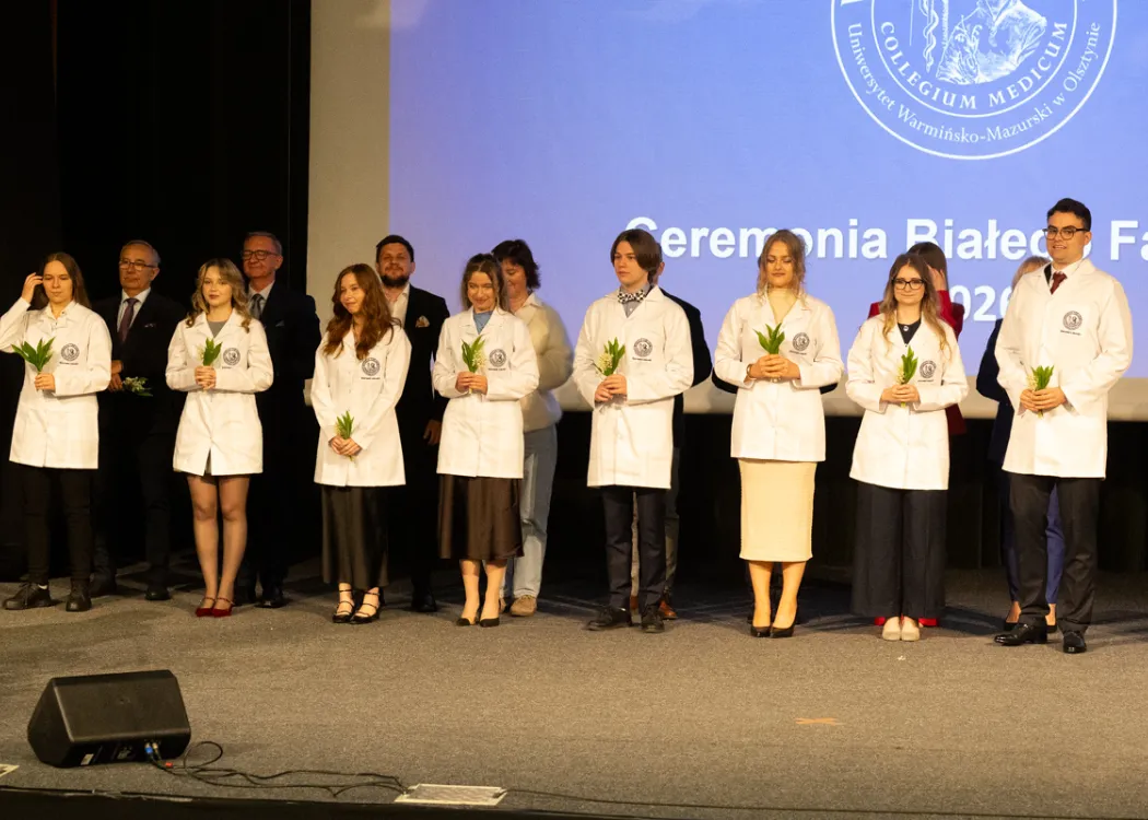 Biały Fartuch 2026 na UWM: studenci i mentorzy na scenie