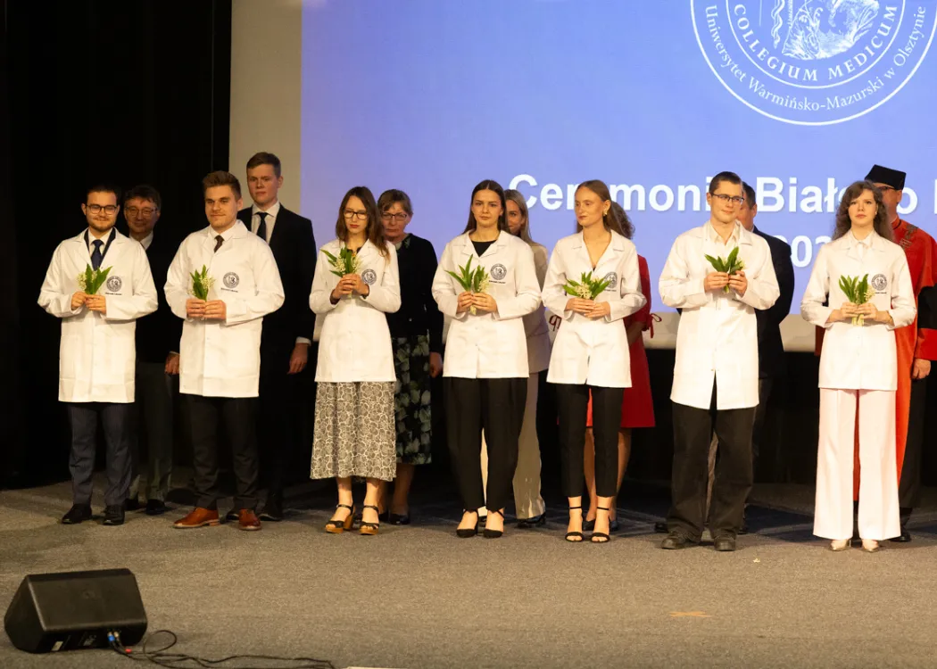 Biały Fartuch 2026 na UWM: studenci i mentorzy na scenie