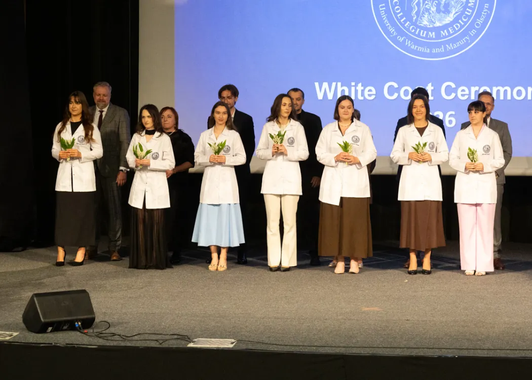 Biały Fartuch 2026 na UWM: studenci i mentorzy na scenie