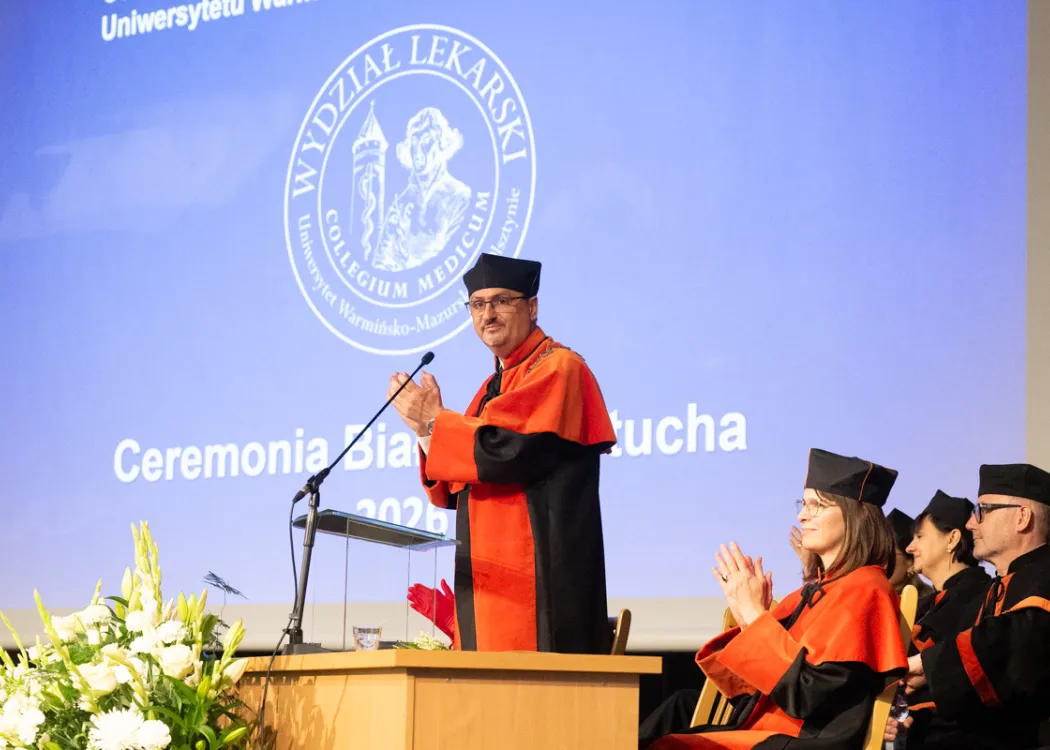 Biały Fartuch 2026 na UWM: prof. Gromadziński przemawia