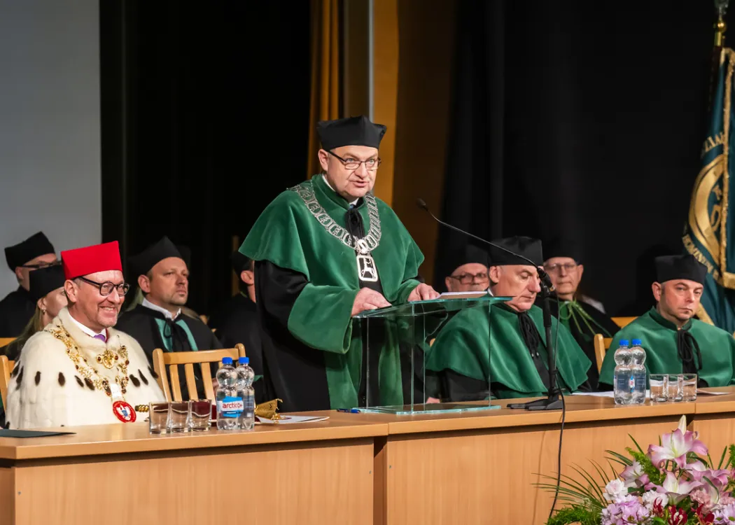 rozdanie dyplomów na Wydziale Medycyny Weterynaryjnej UWM