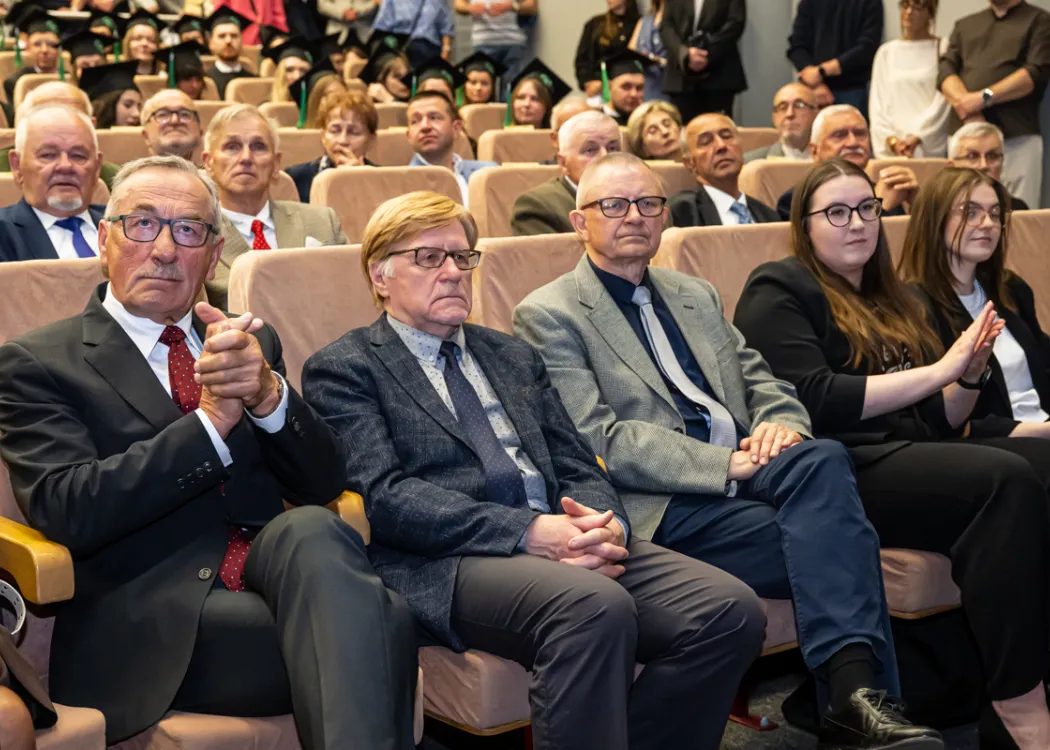 rozdanie dyplomów na Wydziale Medycyny Weterynaryjnej UWM